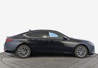 Подержанный автомобиль Lexus ES 2021 года (4 фото)