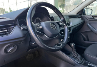 Подержанный автомобиль Skoda Rapid Liftback 2021 года (13 фото)