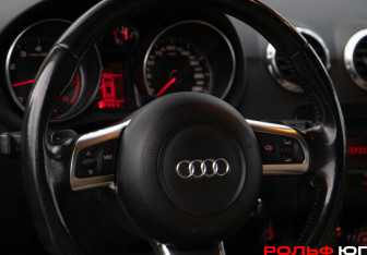 Подержанный автомобиль Audi TT Coupe 2007 года (12 фото)