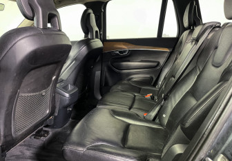 Подержанный автомобиль Volvo XC90 2016 года (10 фото)