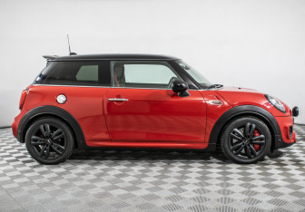 Подержанный автомобиль MINI Hatch 2018 года (4 фото)