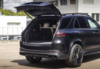 Подержанный автомобиль Mercedes-Benz GLE 2020 года (20 фото)