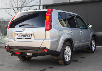 Подержанный автомобиль Nissan X-Trail 2007 года (4 фото)