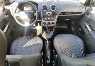 Подержанный автомобиль Ford Fusion 2011 года (10 фото)