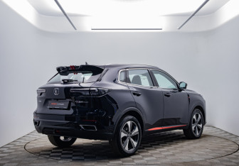 Подержанный автомобиль Changan CS55PLUS 2023 года (5 фото)