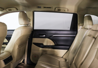 Подержанный автомобиль Toyota Highlander 2014 года (12 фото)