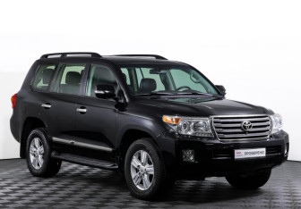 Подержанный автомобиль Toyota Land Cruiser Suv 2012 года (3 фото)