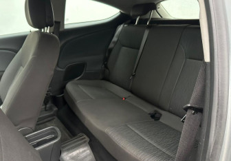 Подержанный автомобиль Opel Astra Hatchback 2012 года (10 фото)