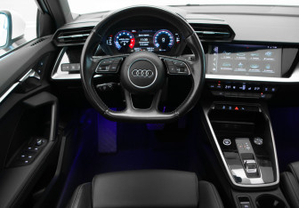 Подержанный автомобиль Audi A3 Hatchback 2021 года (9 фото)