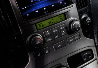 Подержанный автомобиль Hyundai Grand Starex 2011 года (19 фото)