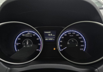 Подержанный автомобиль Hyundai ix35 2012 года (13 фото)
