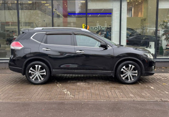 Подержанный автомобиль Nissan X-Trail 2015 года (4 фото)
