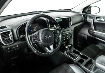 Подержанный автомобиль Kia Sportage 2018 года (9 фото)