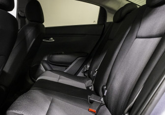 Подержанный автомобиль Kia Rio Sedan 2022 года (10 фото)