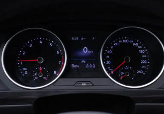 Подержанный автомобиль Volkswagen Tiguan 2020 года (12 фото)