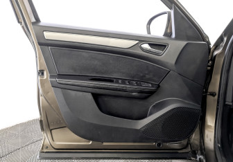 Подержанный автомобиль Renault Arkana 2019 года (19 фото)