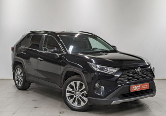 Подержанный автомобиль Toyota RAV4 2021 года (3 фото)