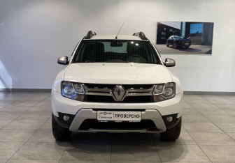 Подержанный автомобиль Renault Duster 2016 года (2 фото)