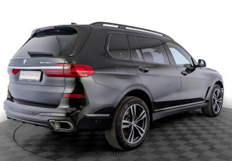 Подержанный автомобиль BMW X7 2020 года (5 фото)