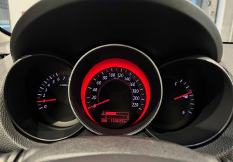 Подержанный автомобиль Kia Cerato Coupe 2010 года (16 фото)