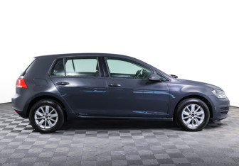 Подержанный автомобиль Volkswagen Golf Hatchback 2015 года (4 фото)