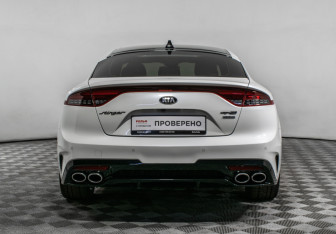 Подержанный автомобиль Kia Stinger 2021 года (6 фото)