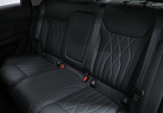 Подержанный автомобиль Chery Arrizo 8 2024 года (18 фото)