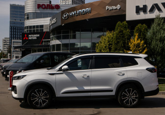Подержанный автомобиль Chery Tiggo 8 Pro Max 2023 года (6 фото)