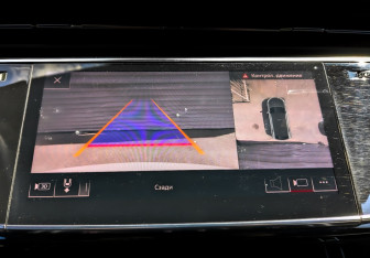 Подержанный автомобиль Audi Q8 2019 года (29 фото)