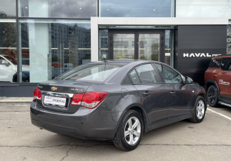Подержанный автомобиль Chevrolet Cruze Sedan 2012 года (5 фото)