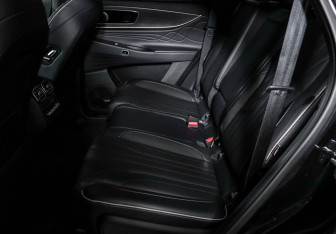 Подержанный автомобиль Jaecoo J8 2024 года (10 фото)