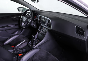 Подержанный автомобиль SEAT Leon Hatchback 2014 года (13 фото)
