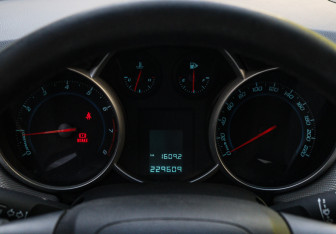 Подержанный автомобиль Chevrolet Cruze Sedan 2012 года (13 фото)