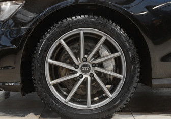 Подержанный автомобиль Audi A6 Sedan 2015 года (24 фото)