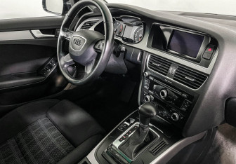 Подержанный автомобиль Audi A4 Sedan 2013 года (9 фото)