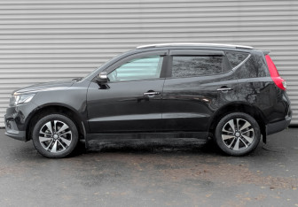 Подержанный автомобиль Geely Emgrand X7 2019 года (9 фото)