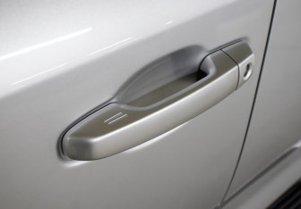 Подержанный автомобиль Toyota Land Cruiser Suv 2015 года (22 фото)