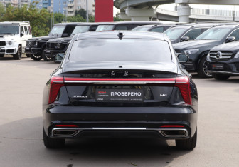 Подержанный автомобиль Hongqi H5 2024 года (6 фото)