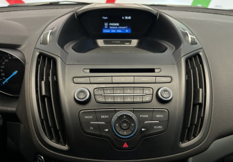 Подержанный автомобиль Ford Kuga 2017 года (16 фото)