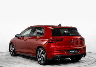 Подержанный автомобиль Volkswagen Golf GTI Hatchback 2021 года (7 фото)