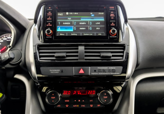 Подержанный автомобиль Mitsubishi Eclipse Cross 2021 года (15 фото)