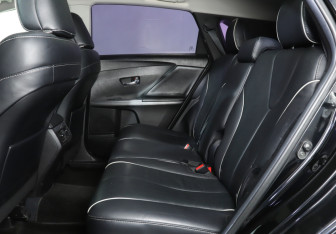 Подержанный автомобиль Toyota Venza 2014 года (10 фото)