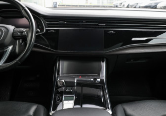 Подержанный автомобиль Audi Q7 2020 года (14 фото)