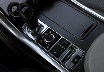 Подержанный автомобиль Land Rover Range Rover Sport 2015 года (23 фото)