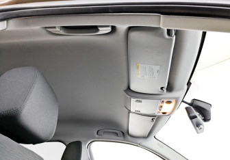 Подержанный автомобиль BMW X1 2012 года (22 фото)