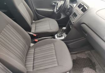 Подержанный автомобиль Volkswagen Polo Sedan 2015 года (8 фото)