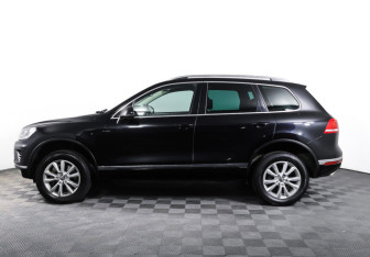 Подержанный автомобиль Volkswagen Touareg 2015 года (8 фото)