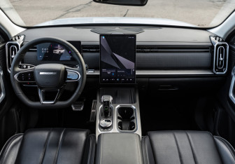 Подержанный автомобиль Jaecoo J7 2023 года (13 фото)