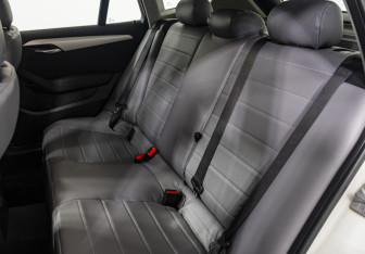 Подержанный автомобиль BMW X1 2014 года (16 фото)