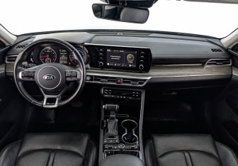 Подержанный автомобиль Kia K5 2021 года (14 фото)